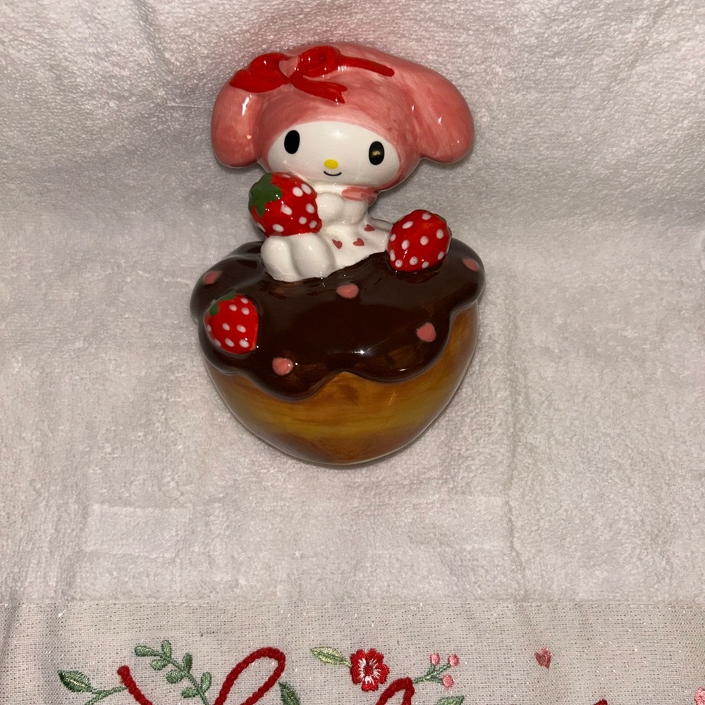 Sanrio My Melody Strawberry Ceramic Statur